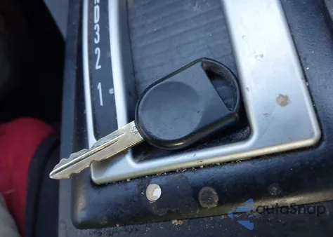 2008 Ford Mustang V6 Deluxe/V6 Premium из США, поврежденный, VIN 1ZVHT80N585174372